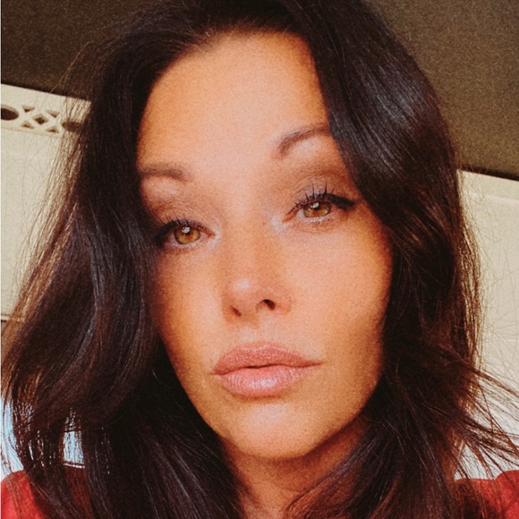 Meet your Posher, Cheyenna - Picture 3 of 3